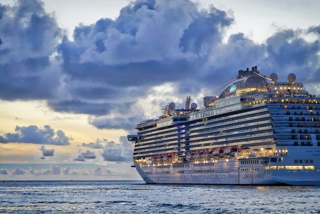 Beyond the Horizon: Incredible Views from Ferry and Cruise Ships